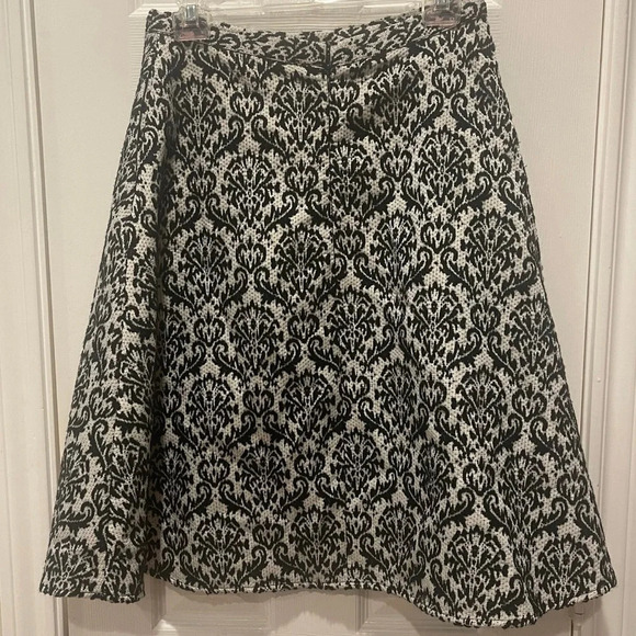 Gianni Bini Wool Blend Damask White and Black Woven Midi Skirt - Picture 3 of 11